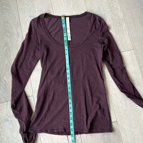 Lululemon burgundy top - Picture 6 of 6